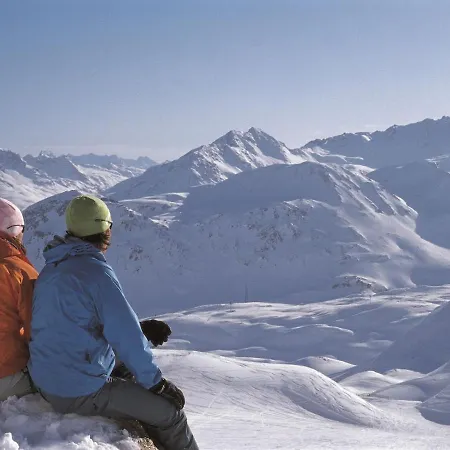 Апартаменты Gorgeous In With Mountain View